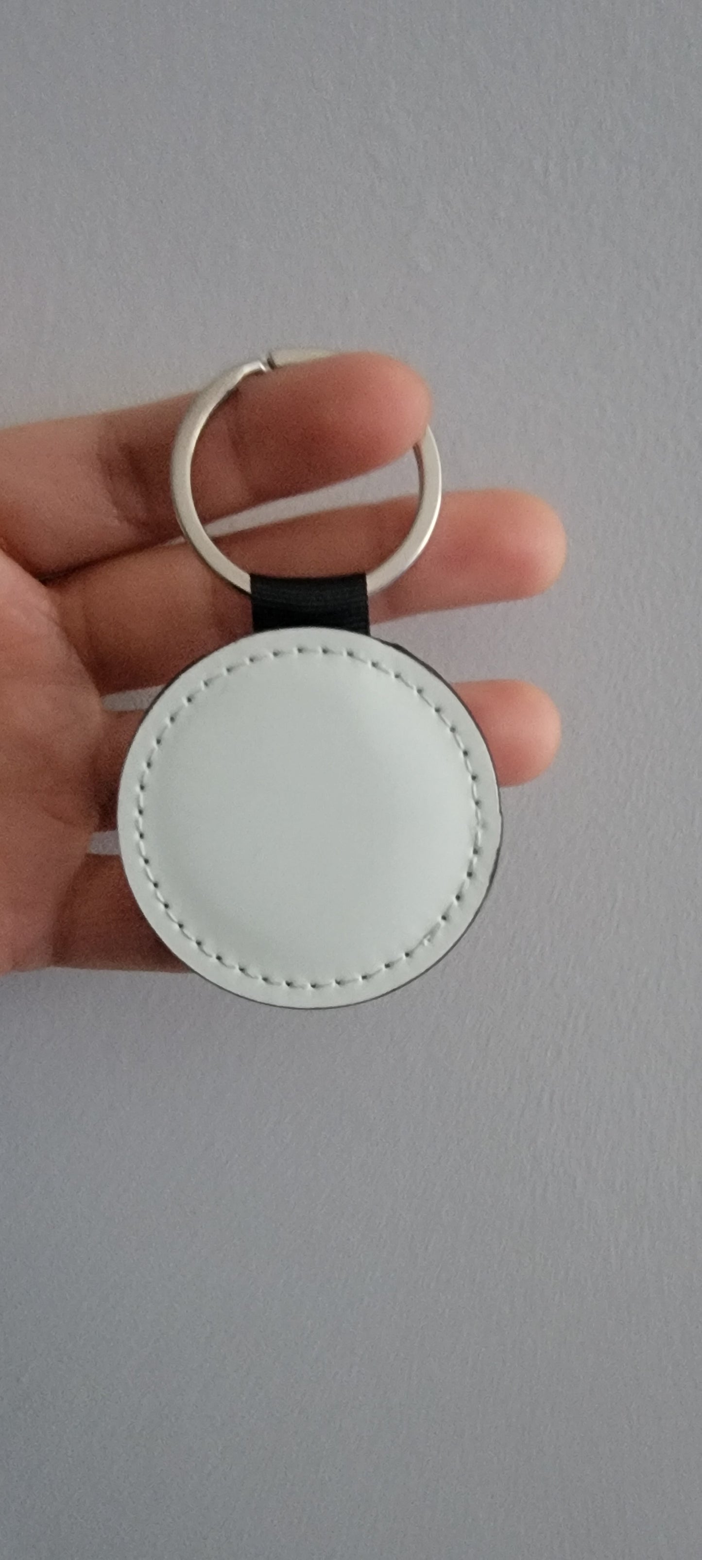 PU leatherette round keychain